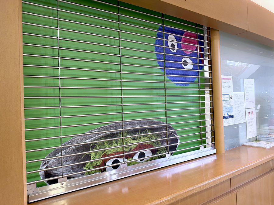 シャッターにも仲間たち